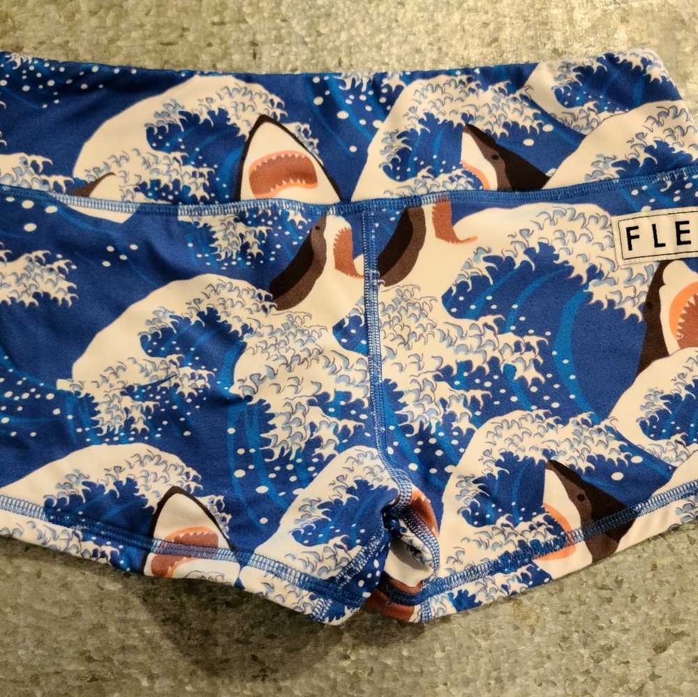 Fleo Shorts/ Rare Shark Print/Fleo/Medium
